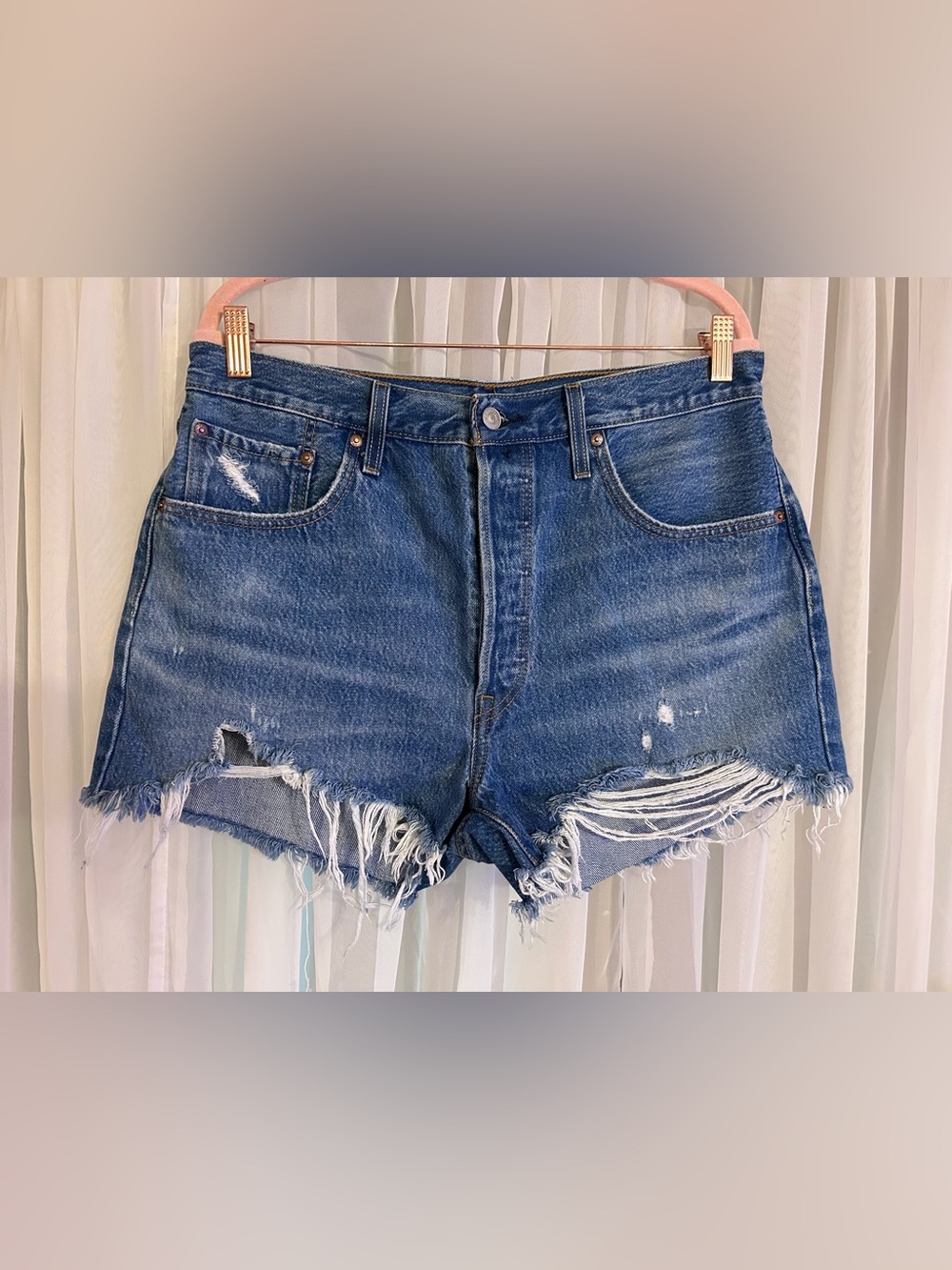 LEVIS BUTTON FLY DENIM SHORTS